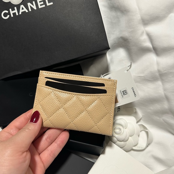BNIB Chanel Beige Caviar Flat Card Holder with GHW - Picture 4 of 12